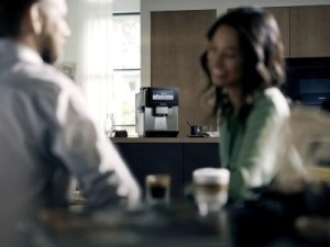Deze volautomatische espressomachines van Siemens laten zich op afstand bedienen